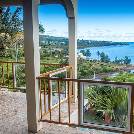 Отель La Terrasse Port South East Экстерьер фото