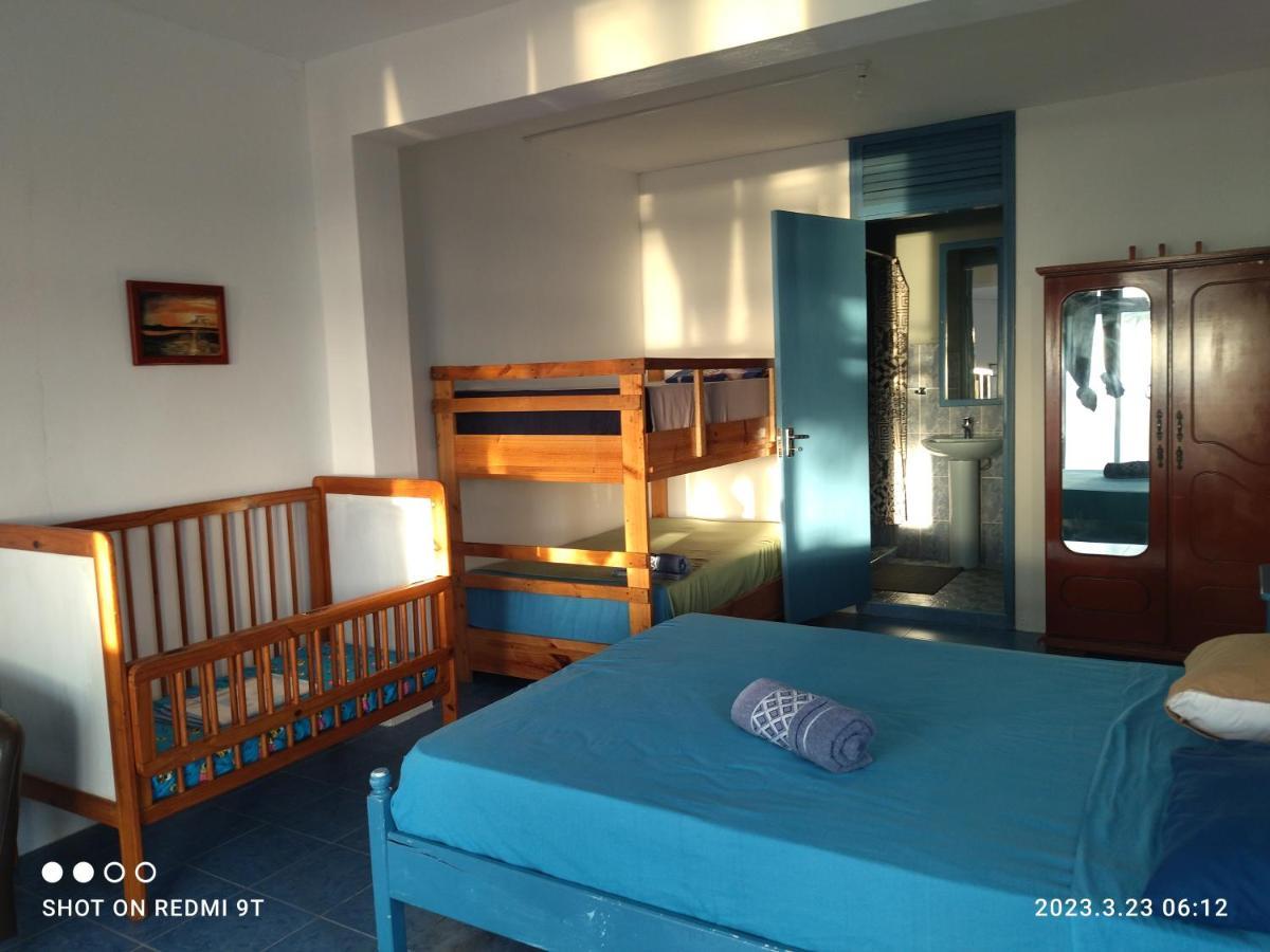 Отель La Terrasse Port South East Экстерьер фото