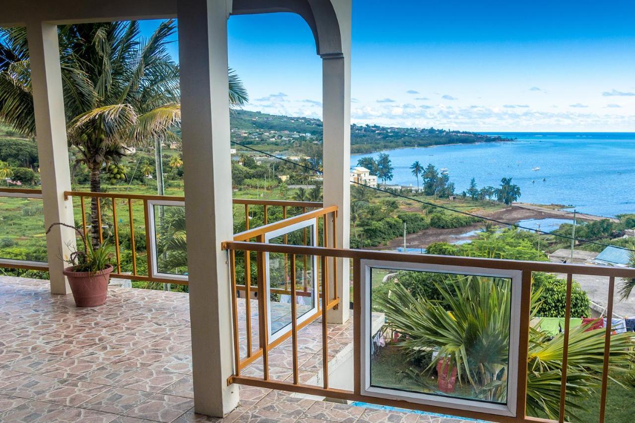 Отель La Terrasse Port South East Экстерьер фото